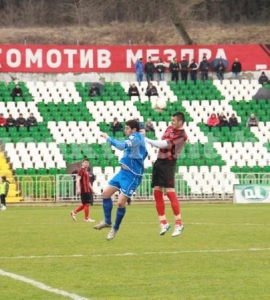 Левски 2007 отнесе пет в Мездра