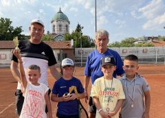 Филип Николов и Крисия Крачунова спечелиха регионалния турнир до 8 години в Нова Загора